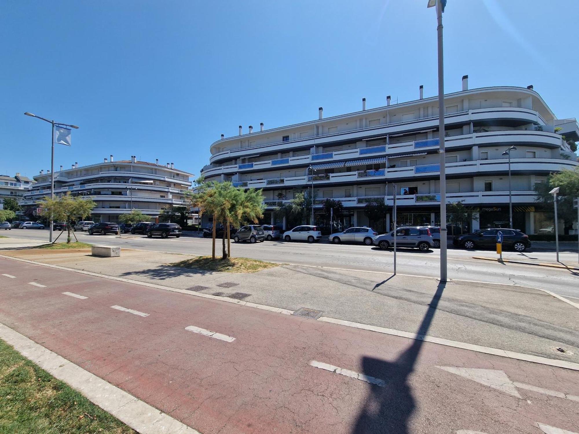 Tramonti Apartments Pescara Esterno foto