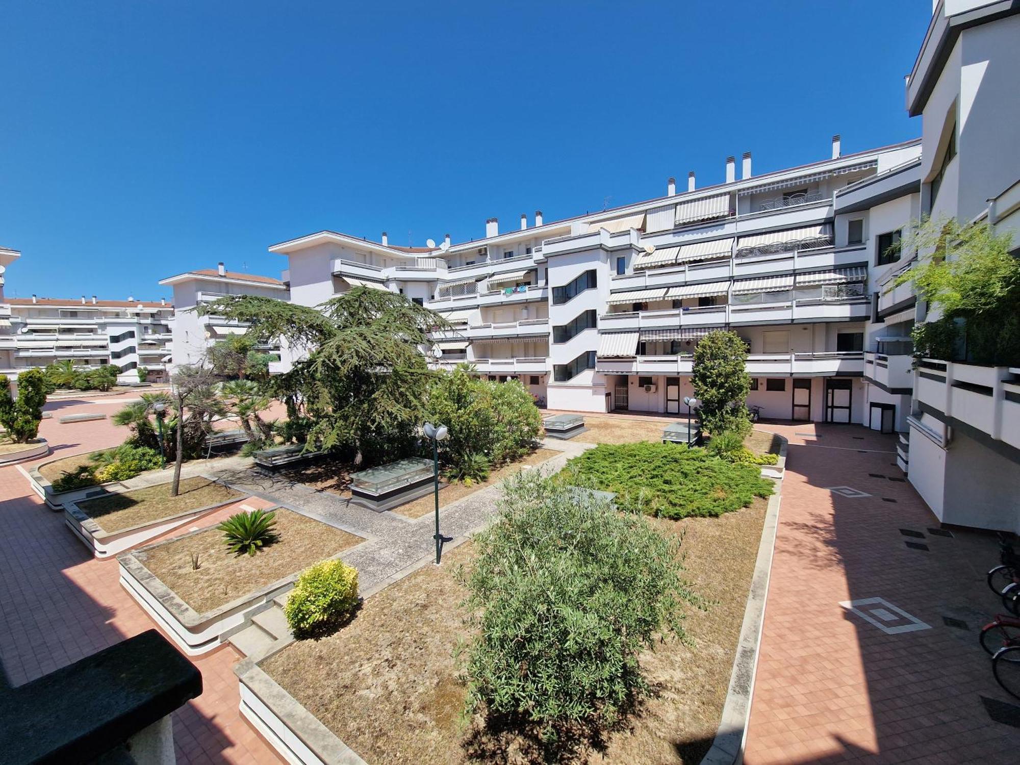 Tramonti Apartments Pescara Esterno foto